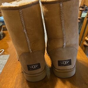 UGG BOOTS